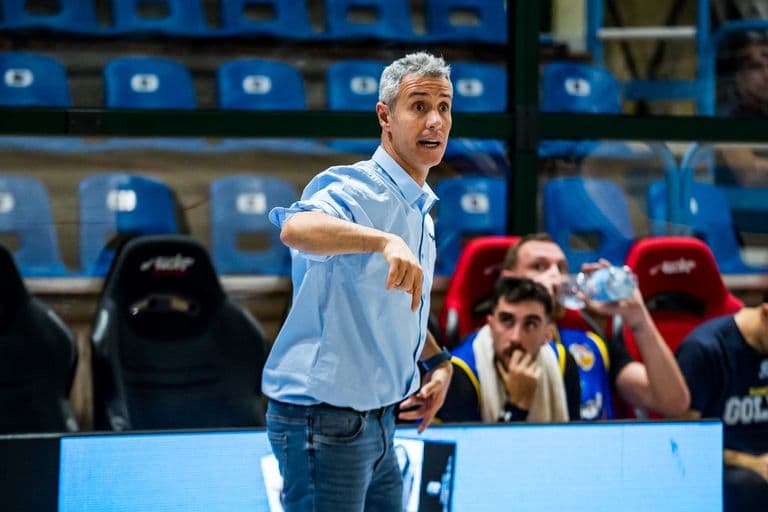 Simone Bianchi è il nuovo capo allenatore di Adamant Ferrara Basket