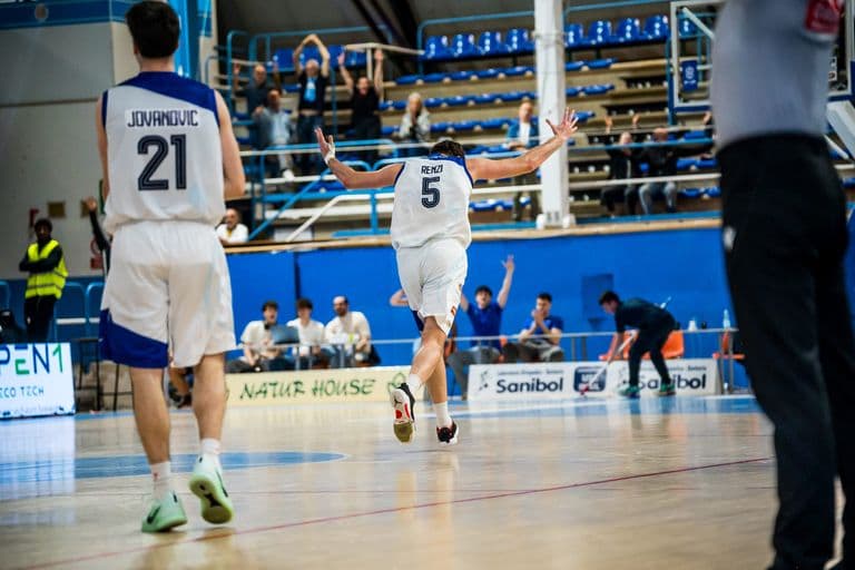Il derby va all’Adamant, Ravenna al tappeto